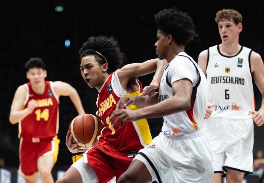 JackeyLove遭遇五连败,巴黎圣日耳曼教练面临压力! JackeyLove遭遇五连败,巴黎圣日耳曼教练面临压力!